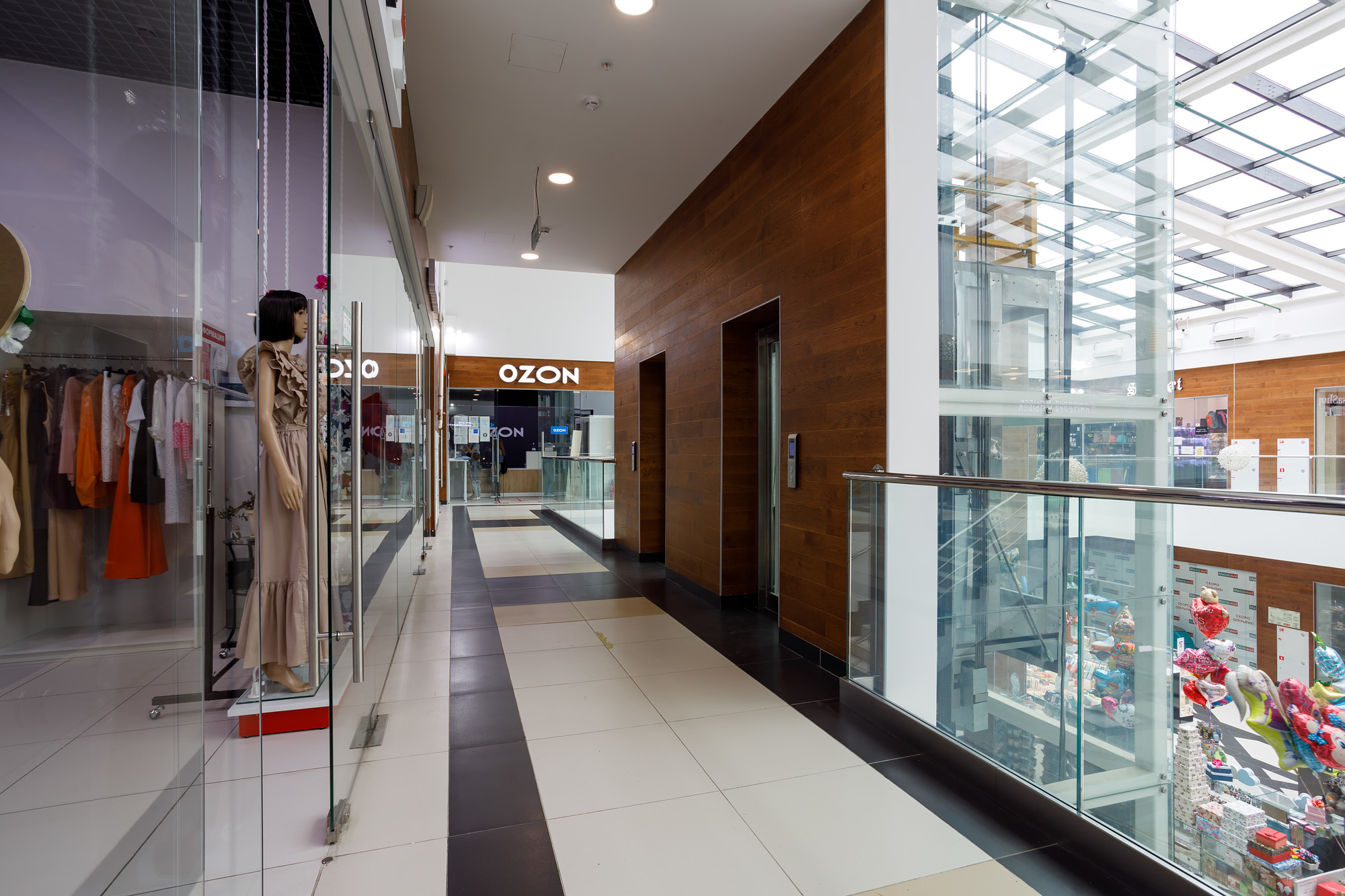 Пассажирский лифт Sodimas Group-Sjec в торговый центр, фото 5