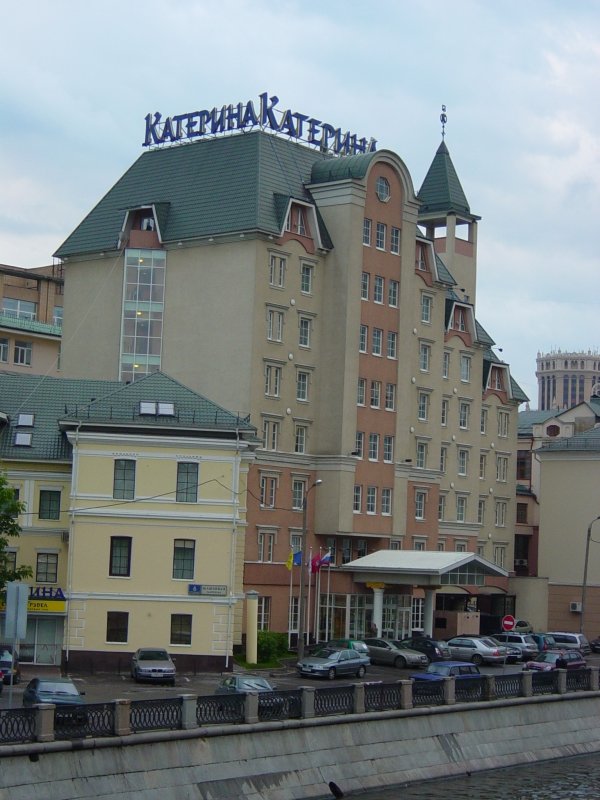 3 Пассажирских лифта на 320, 400 и 1000 кг в Отель