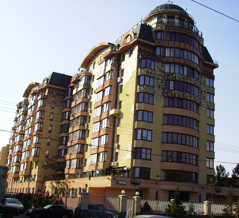 6 Пассажирских лифтов на 11 и 12 этажей (Sodimas) в жилой дом