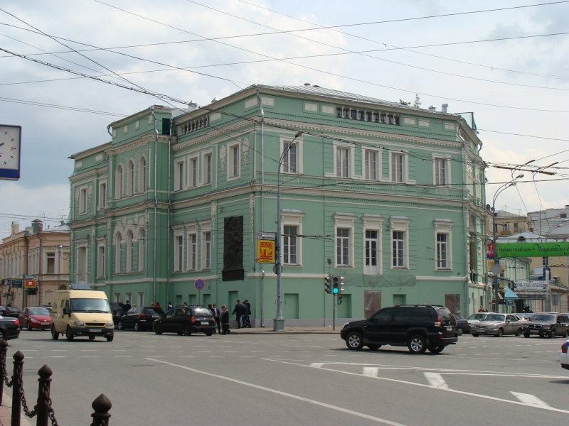 Пассажирский лифт V-MOTION, пассажирский лифт DOMUS в театр у Никитских ворот (Москва)